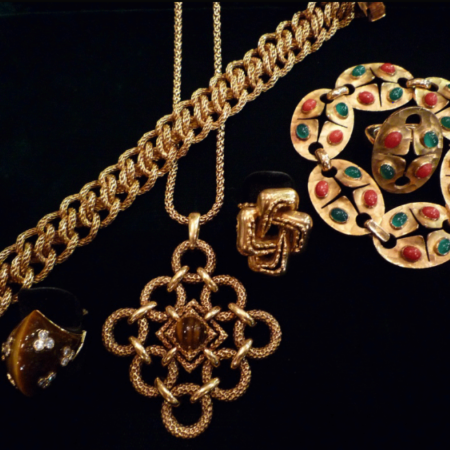 Photo bijoux vintage dorés